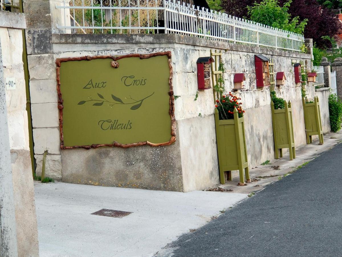 Aux Trois Tilleuls Bed & Breakfast โลช ภายนอก รูปภาพ